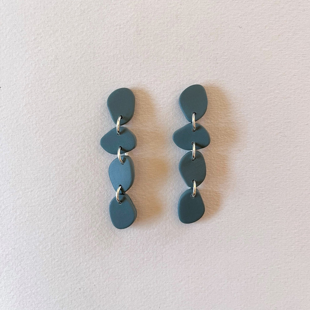 KASKADE earrings - sage green